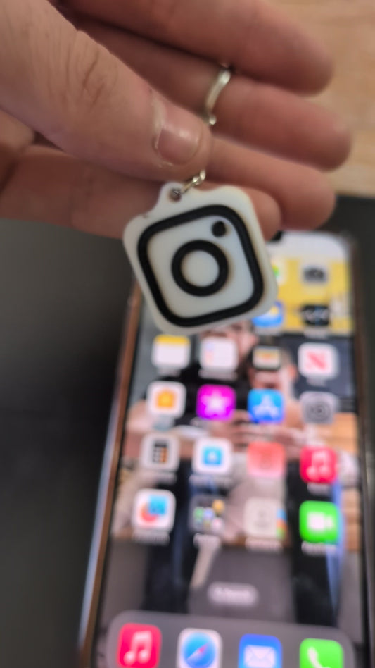 Custom NFC Instagram Keychain – Tap to Open Your Profile